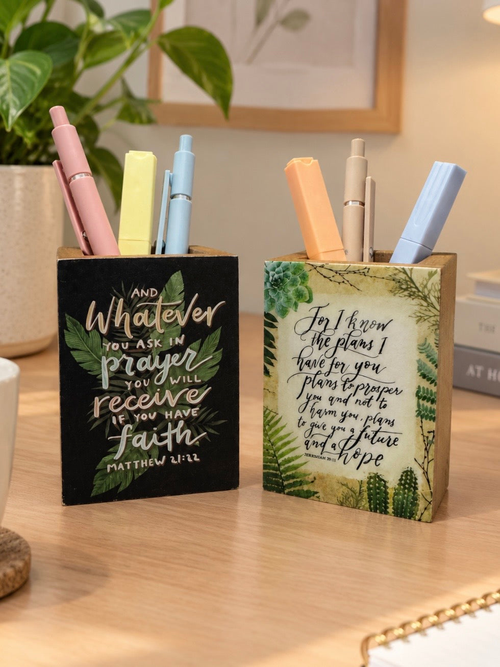 Bible Verse Pen Holder by Papemelroti